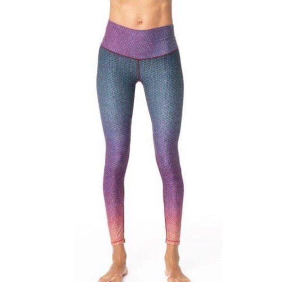 NWT Sol & Mane Cora Fade Full legging Purple/Grey Size Medium - Picture 2 of 5